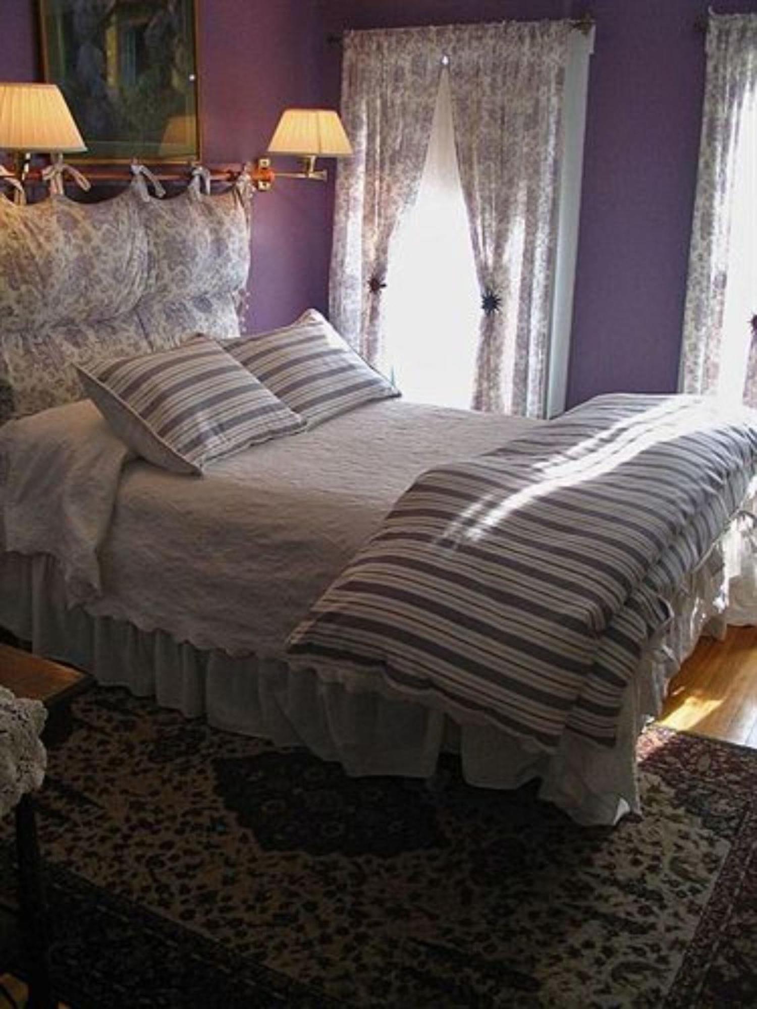 The Monadnock Inn Jaffrey Rum bild