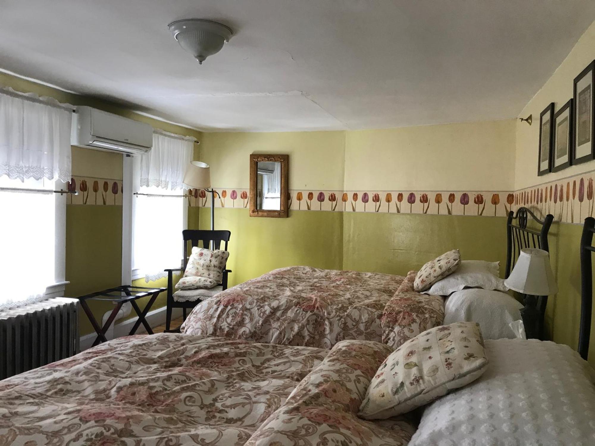 The Monadnock Inn Jaffrey Rum bild