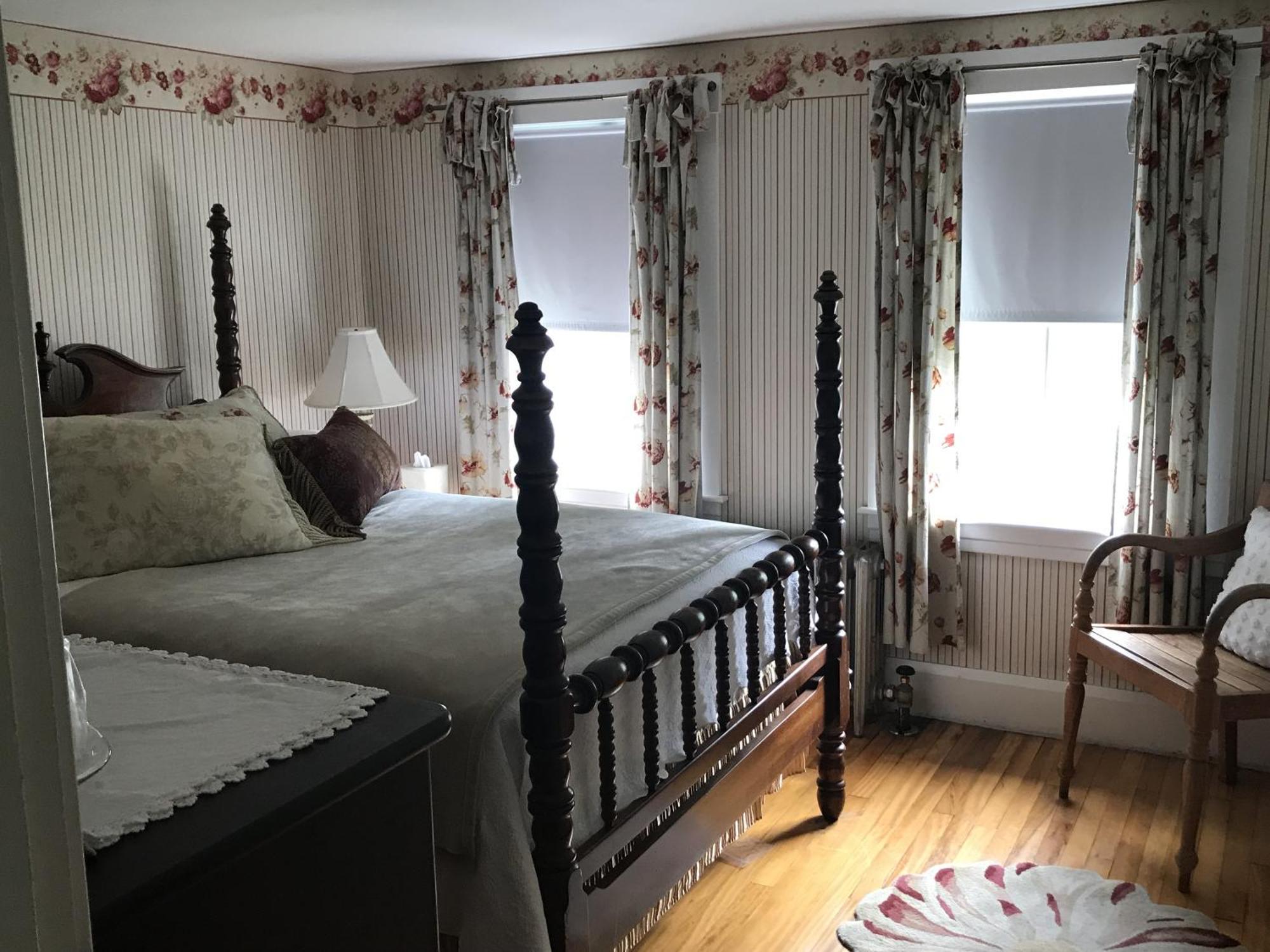 The Monadnock Inn Jaffrey Rum bild