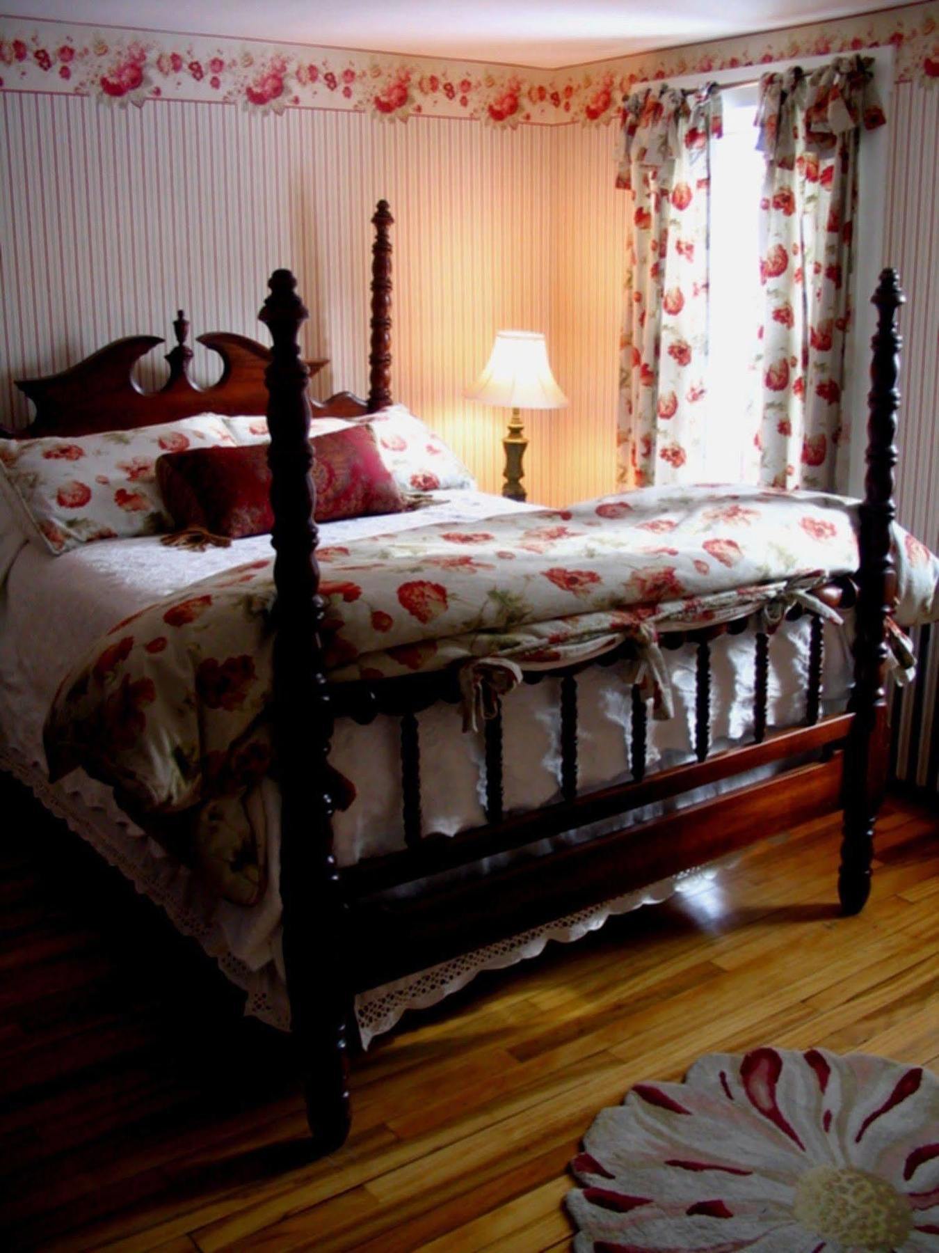 The Monadnock Inn Jaffrey Rum bild